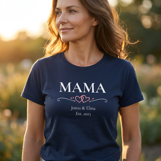 Personalisiertes Mama Shirt mit Herzen und Namen